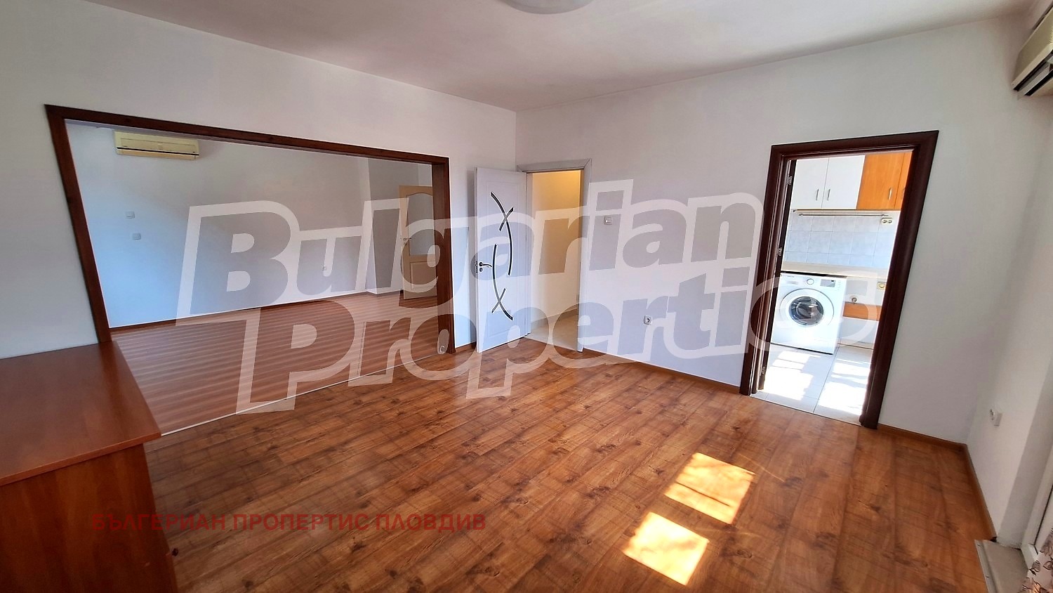 Продава ЕТАЖ ОТ КЪЩА, гр. Пловдив, Кючук Париж, снимка 3 - Етаж от къща - 53942664