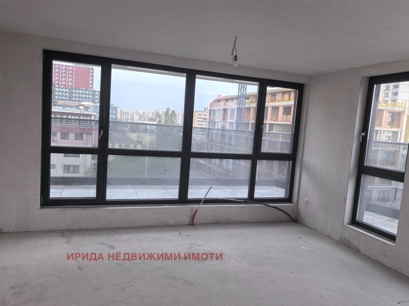 De vânzare  2 dormitoare Sofia , Poligona , 146 mp | 73589791