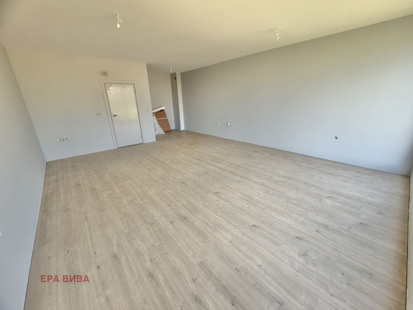 Продава 3-СТАЕН, гр. Варна, к.к. Св.Св. Константин и Елена, снимка 3 - Апартаменти - 56117431