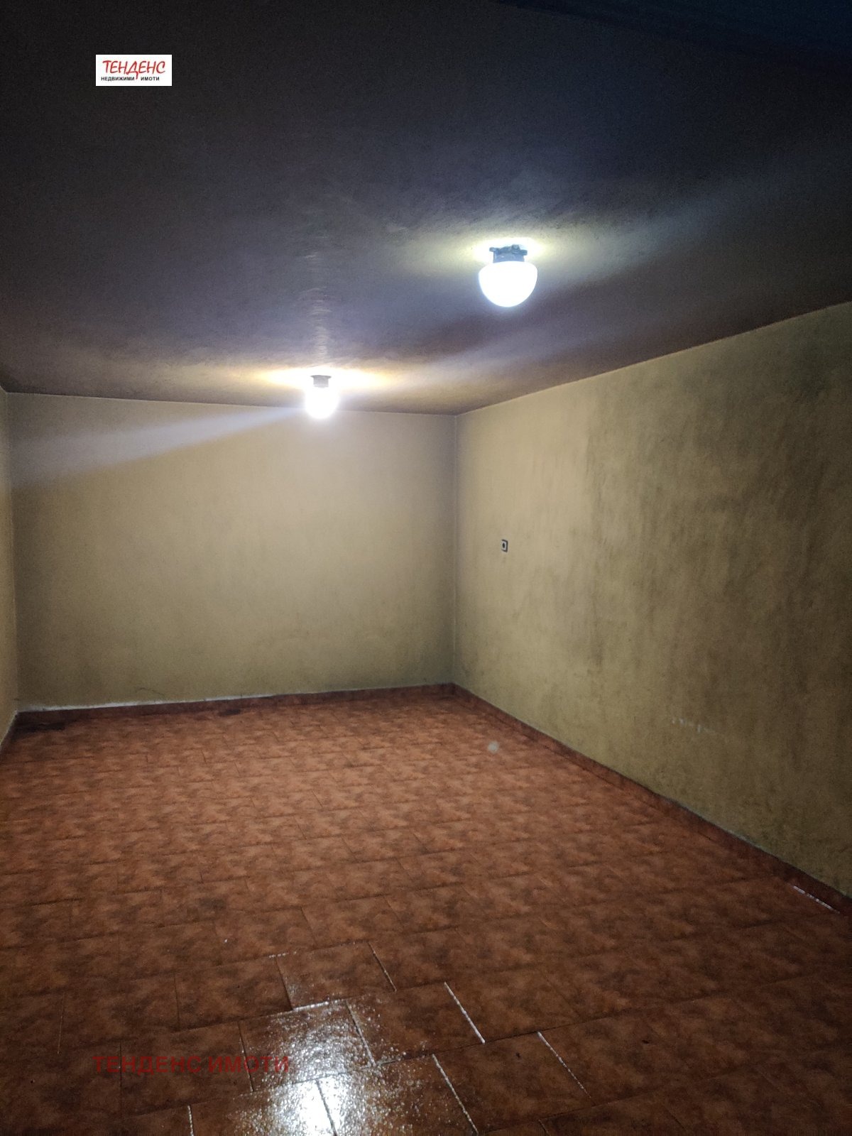 Продава ГАРАЖ, ПАРКОМЯСТО, гр. Кърджали, Център, снимка 3 - Гаражи и паркоместа - 55947734