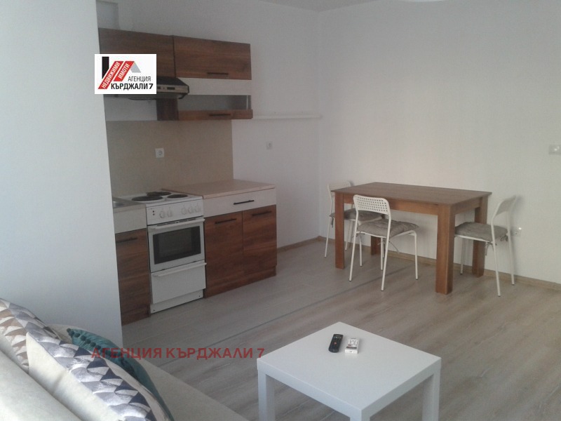 Продава 2-СТАЕН, гр. Кърджали, Възрожденци, снимка 3 - Aпартаменти - 49305497