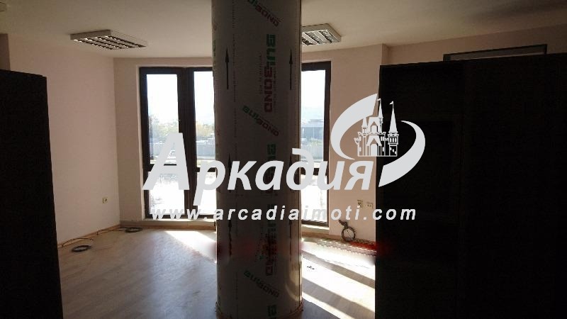 Продава ОФИС, гр. Пловдив, Въстанически, снимка 2 - Офиси - 52087276