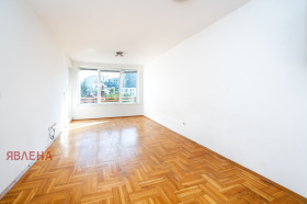 1 quarto Hladilnika, Sofia
