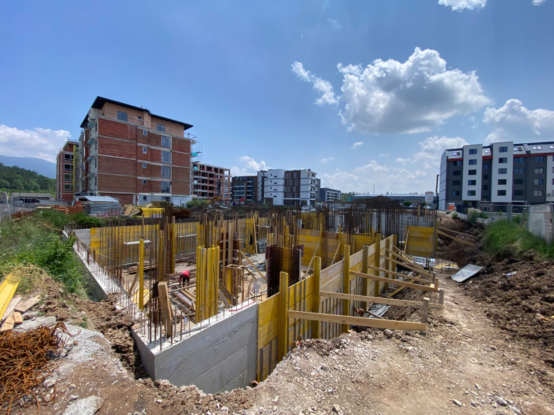 Eladó  1 hálószoba Pernik , Iztok , 54 négyzetméter | 72591990
