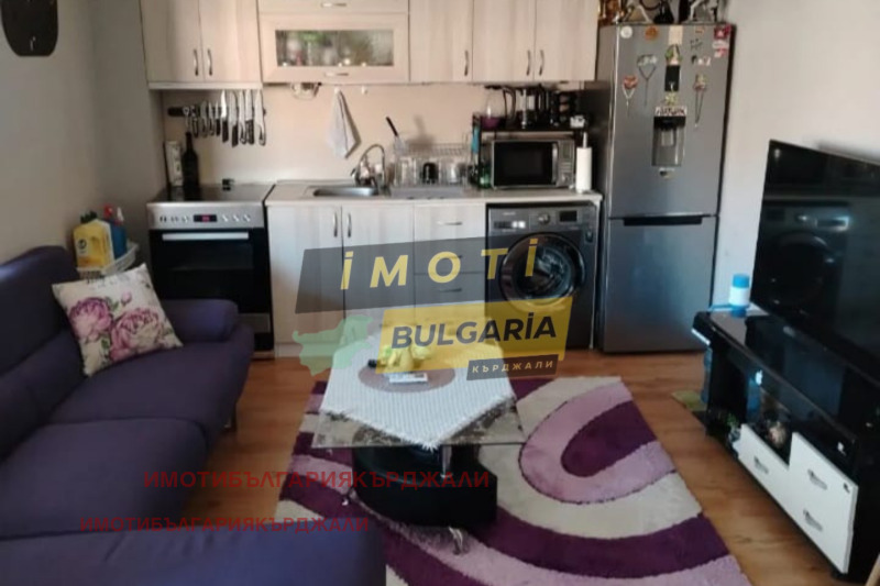 Продава  2-стаен област Кърджали , гр. Момчилград , 95 кв.м | 54387054