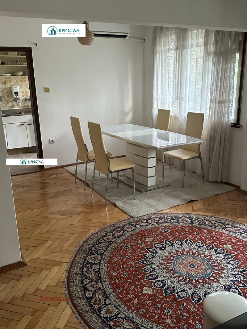 De vânzare  3+ dormitor Plovdiv , Camenița 1 , 160 mp | 98558889