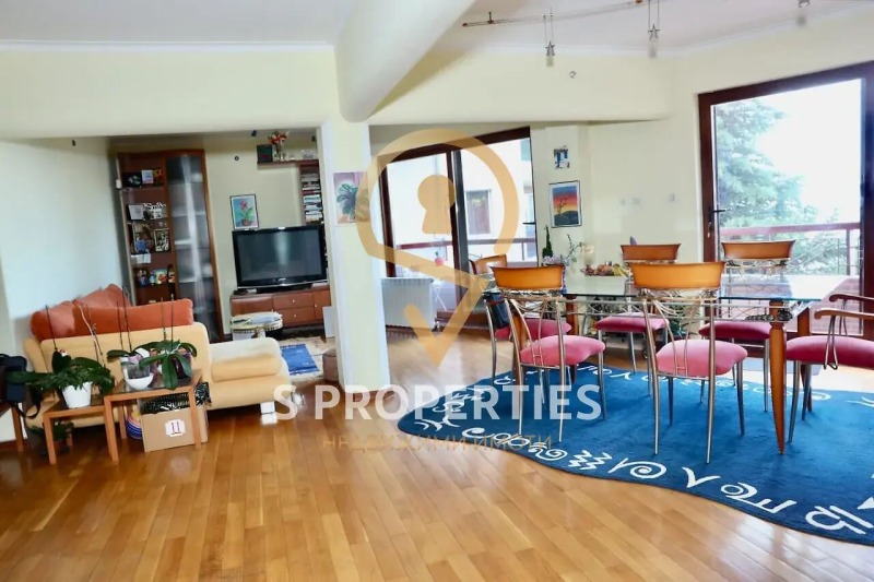 Продава 4-СТАЕН в град Варна, Бриз - 170 кв.м / 440 000 € » 860 565.20 лв., ЕС ПРОПЪРТИС