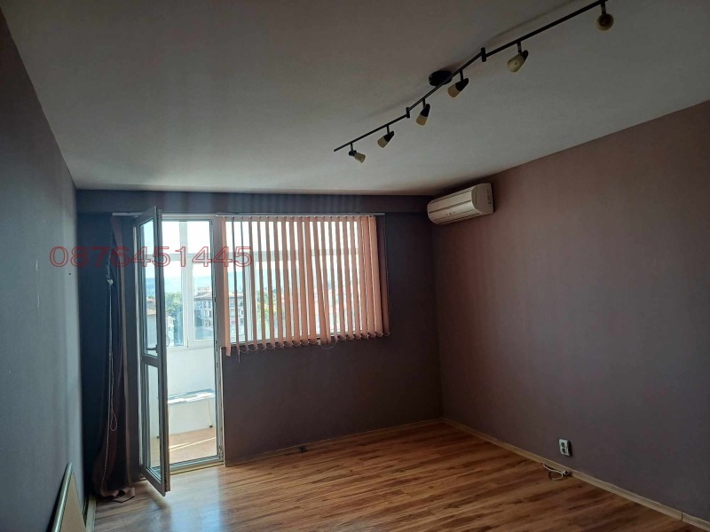 Продава 2-СТАЕН, гр. Нови пазар, област Шумен, снимка 2 - Апартаменти - 52786522