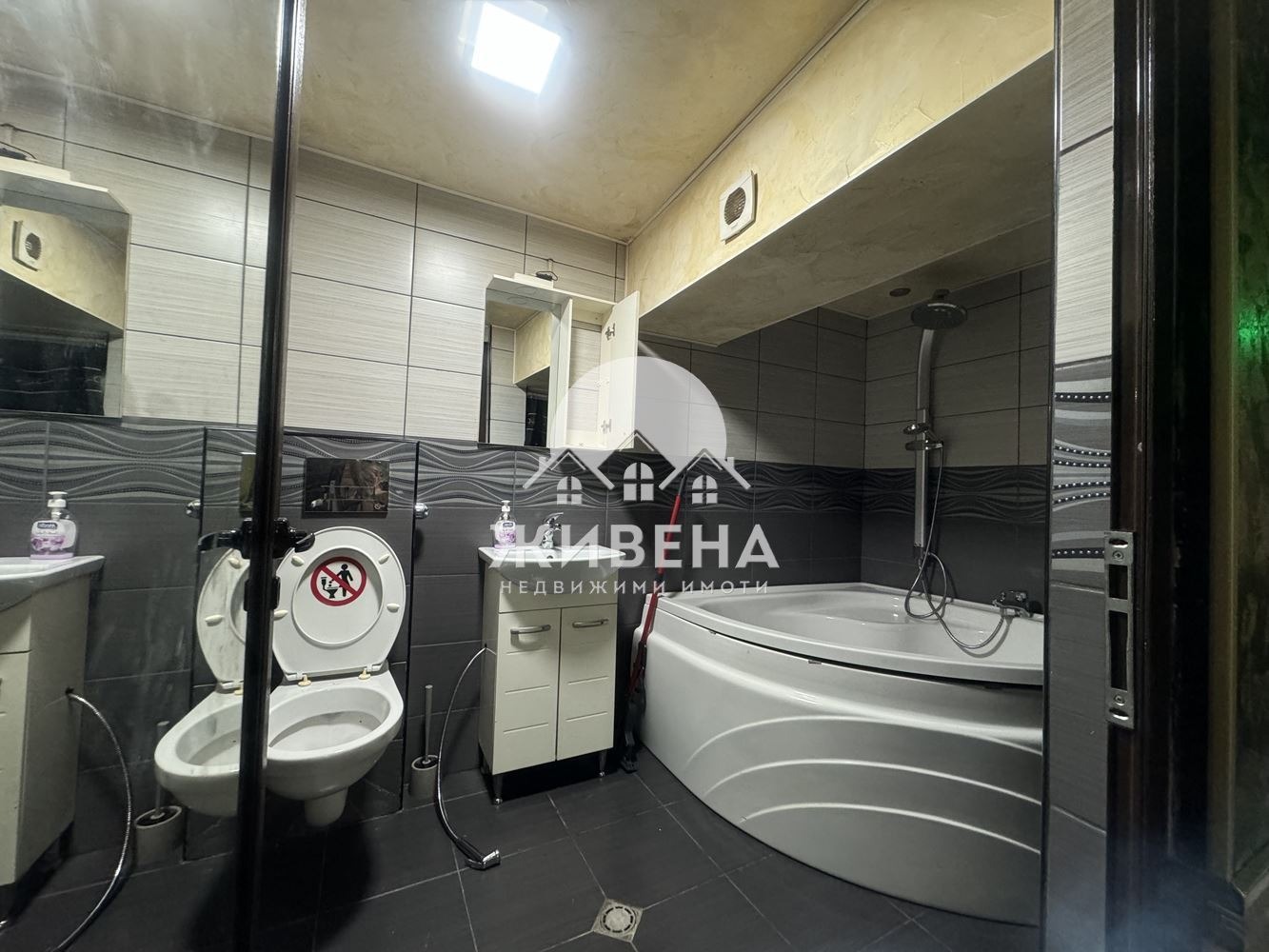 Продава ЗАВЕДЕНИЕ, гр. Варна, Център, снимка 9 - Заведения - 56077100