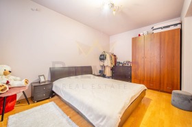 1 dormitorio Zimno kino Trakiya, Varna 4