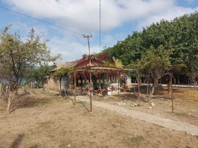 Maison Dontchevo, région de Dobritch 1