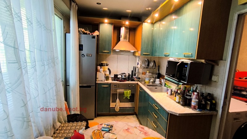 Продава 4-СТАЕН, гр. Русе, Възраждане, снимка 3 - Апартаменти - 52827661