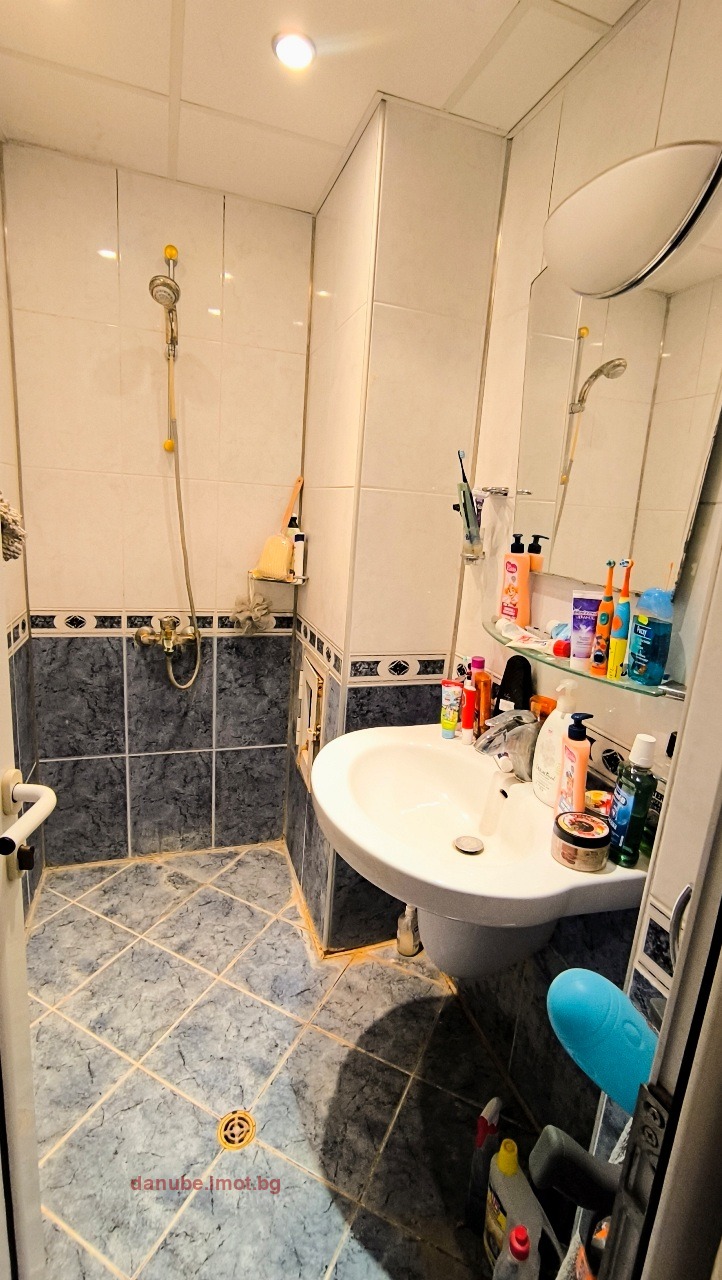 Продава 4-СТАЕН, гр. Русе, Възраждане, снимка 4 - Апартаменти - 52827661