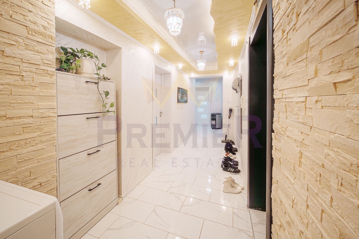 Продава МНОГОСТАЕН, гр. Варна, Център, снимка 6 - Апартаменти - 55186546