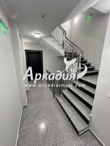 En venta  1 dormitorio Plovdiv , Tsentar , 71 metros cuadrados | 75593074 - imagen [8]