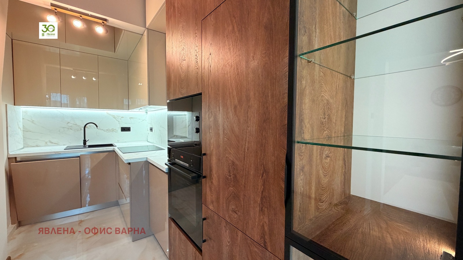 Продава 3-СТАЕН, гр. Варна, Център, снимка 4 - Апартаменти - 54051366