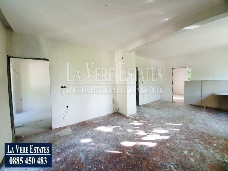 Продава  4-стаен град Русе , Възраждане , 100 кв.м | 75764042 - изображение [2]