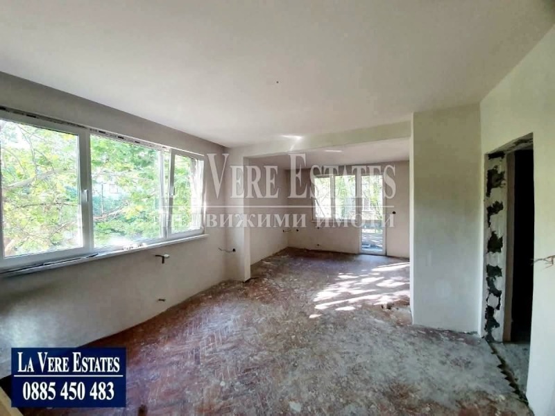Продава  4-стаен град Русе , Възраждане , 100 кв.м | 75764042 - изображение [6]