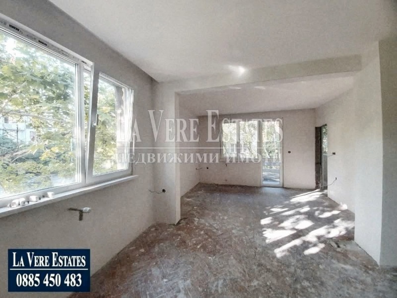 Продава  4-стаен град Русе , Възраждане , 100 кв.м | 75764042 - изображение [3]