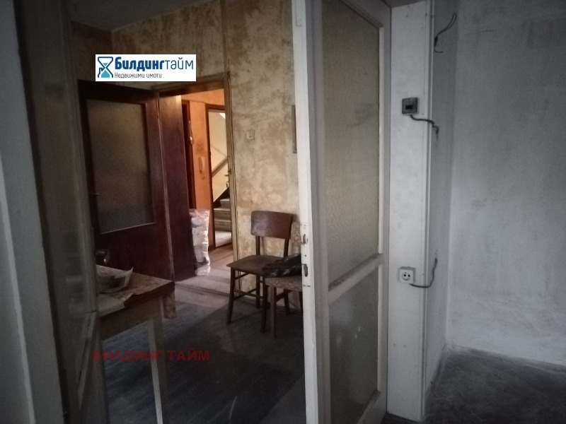 Продава 4-СТАЕН, гр. Шумен, Военно училище, снимка 8 - Апартаменти - 52363896