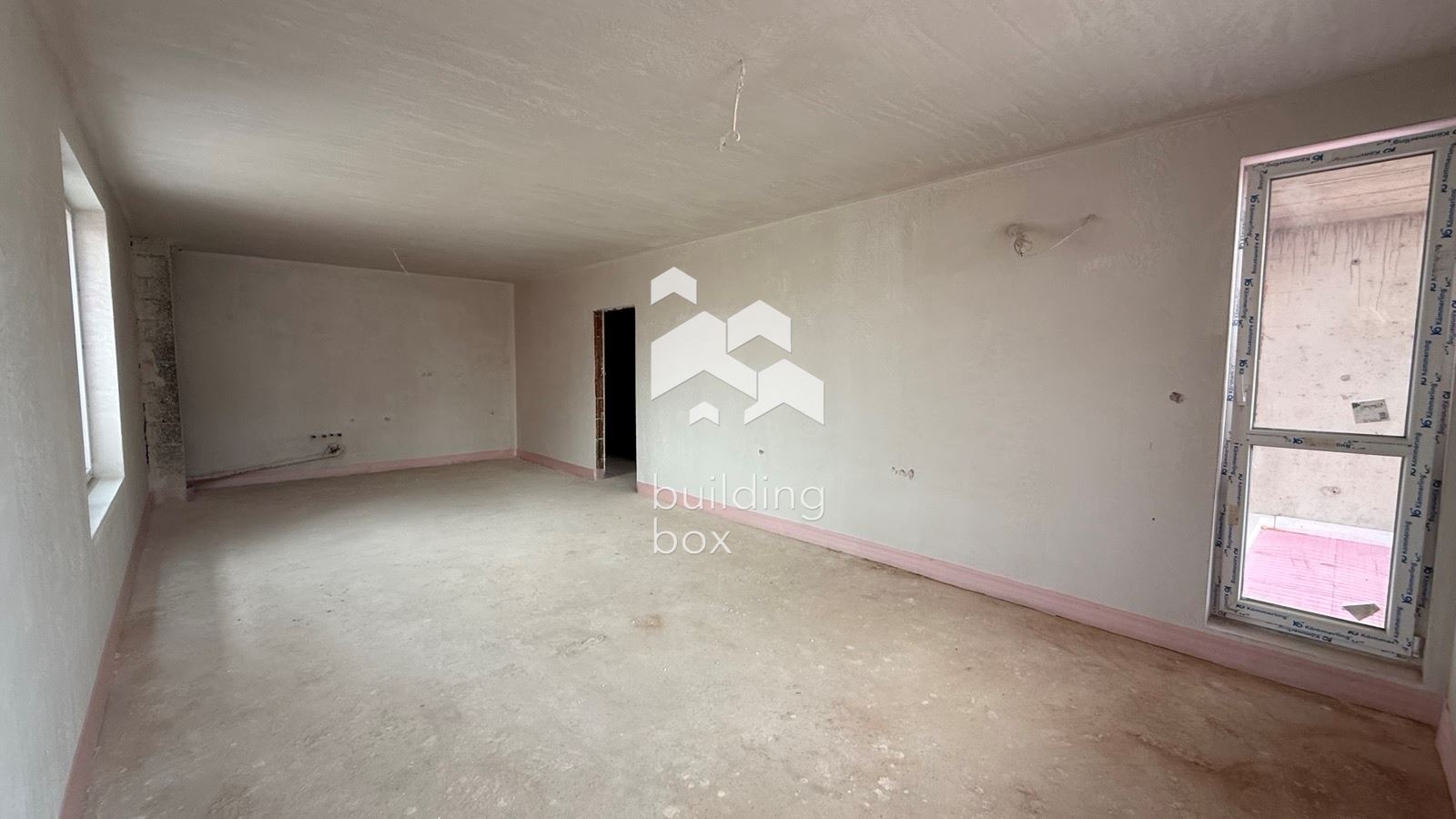 Продава 4-СТАЕН, гр. Пловдив, Остромила, снимка 2 - Апартаменти - 54066108