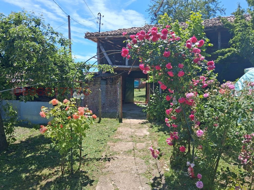 Продава КЪЩА, с. Баячево, област Търговище, снимка 11 - Къщи - 54591763