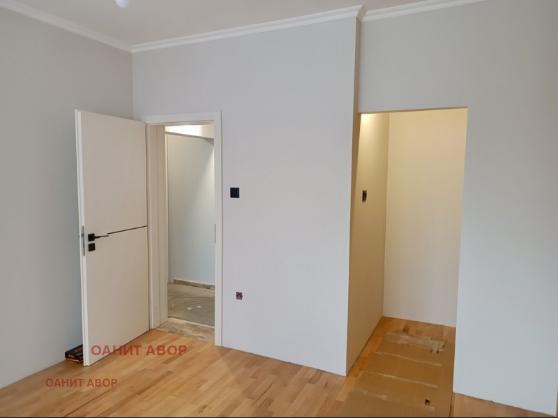 Продава  3-стаен град София , Гоце Делчев , 84 кв.м | 84056210