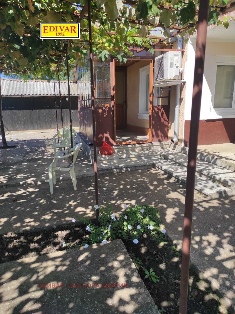Продава КЪЩА, гр. Генерал Тошево, област Добрич, снимка 2 - Къщи - 52813046