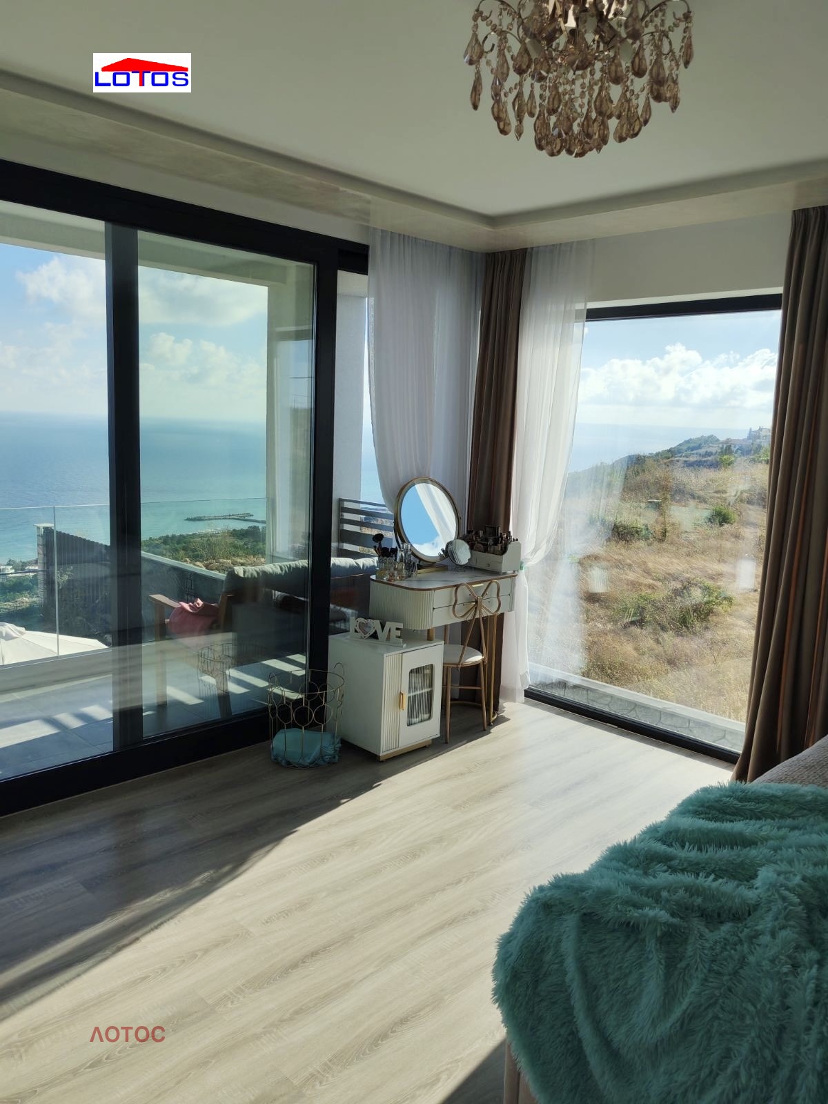 Продава ВИЛА, с. Топола, област Добрич, снимка 16 - Вили - 56221873