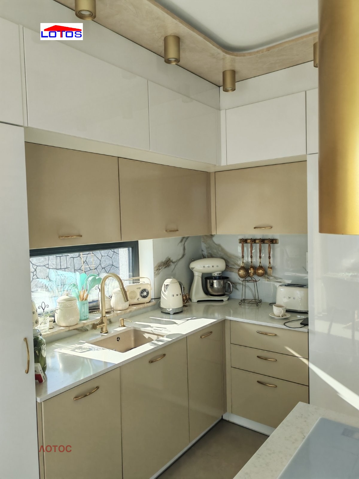 Продава ВИЛА, с. Топола, област Добрич, снимка 5 - Вили - 56221873