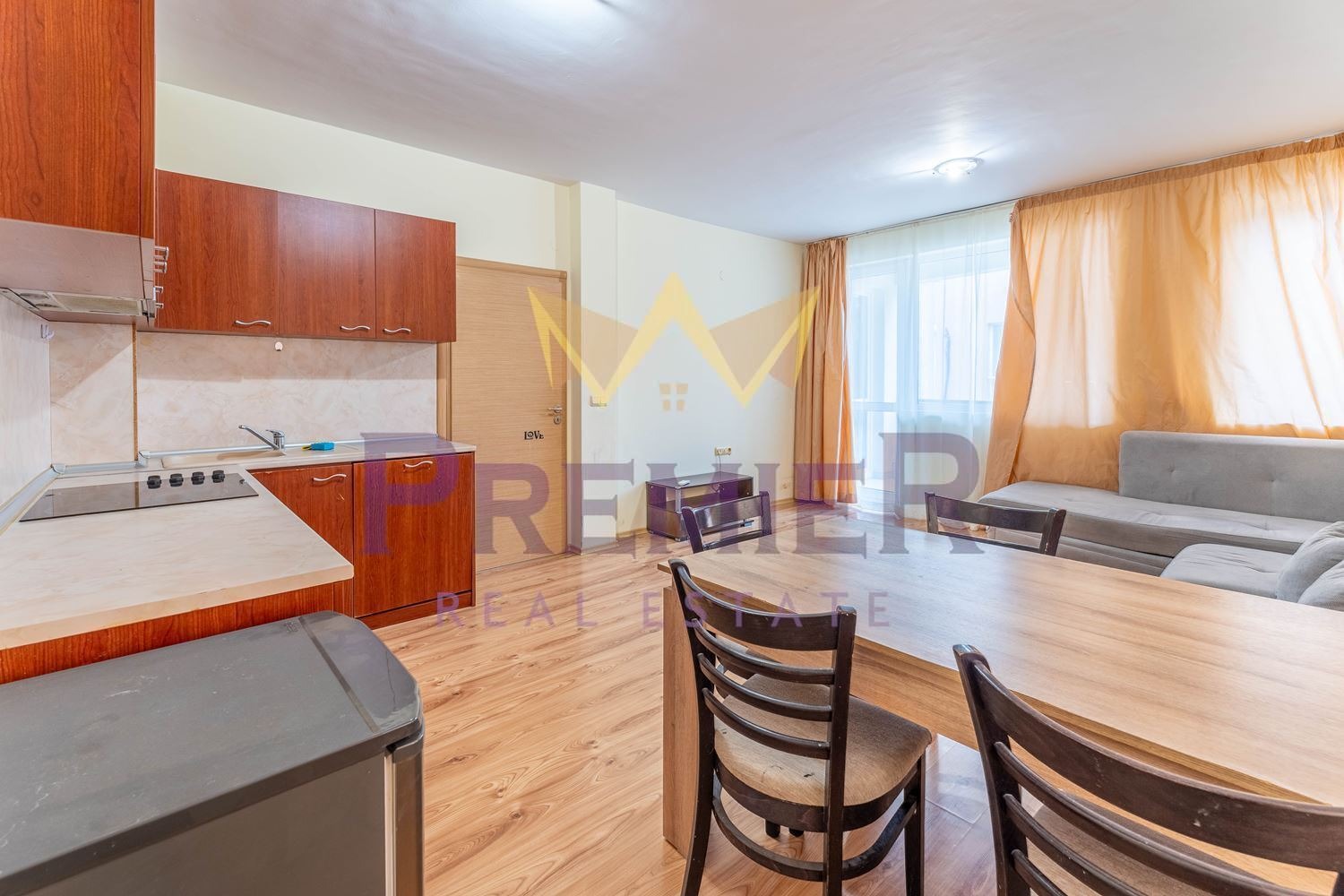 Продава 2-СТАЕН, гр. Варна, Бриз, снимка 2 - Апартаменти - 56719576