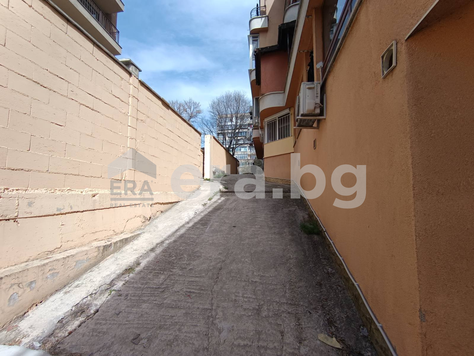 Продава ГАРАЖ, ПАРКОМЯСТО, гр. Варна, Погреби, снимка 2 - Гаражи и паркоместа - 51211059