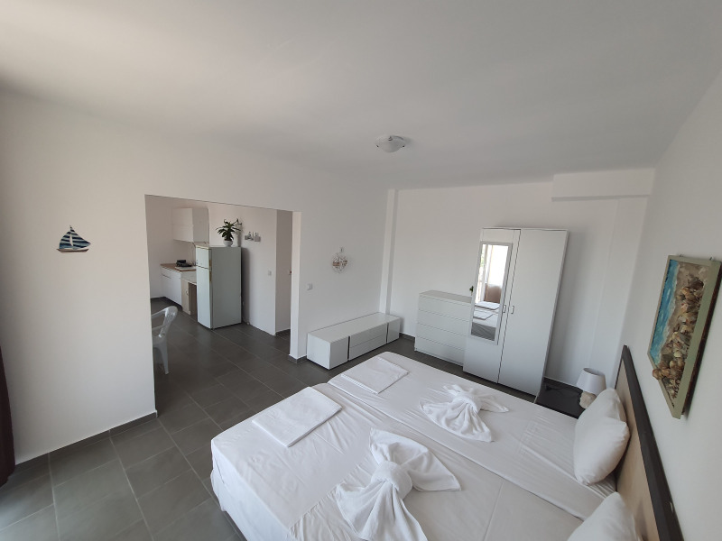 Продава 2-СТАЕН, с. Лозенец, област Бургас