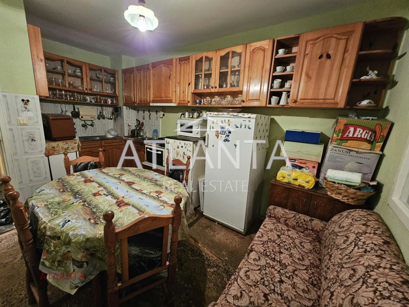 Продава МНОГОСТАЕН, гр. Варна, Спортна зала