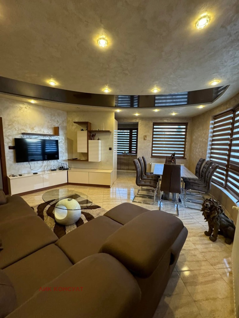 Продава  2-стаен град Търговище , Боровец , 100 кв.м | 80226725