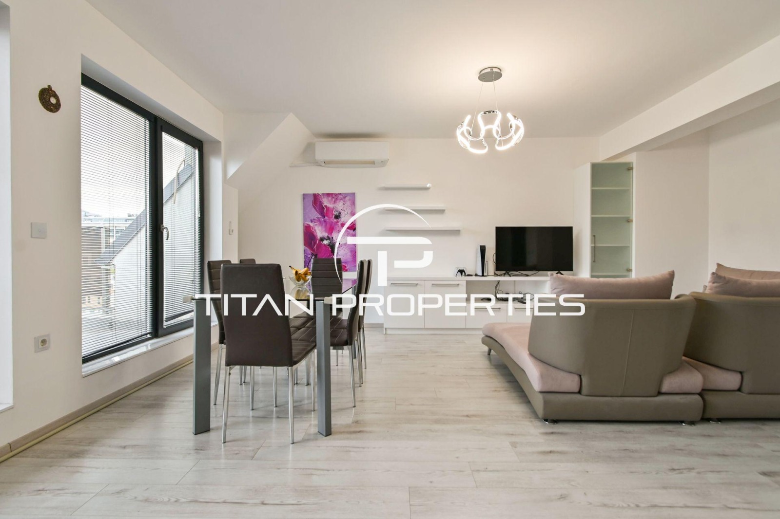 Продава 3-СТАЕН, гр. София, Център, снимка 2 - Апартаменти - 56534126