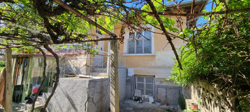 Продава КЪЩА в област Пловдив, с. Голям чардак - 76 кв.м / 54 900 € » 107 375.07 лв.