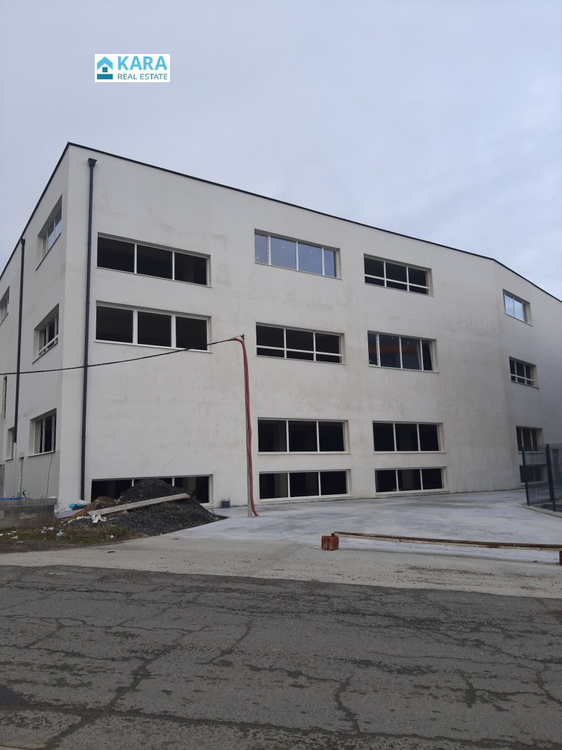 Продава ПРОМ. ПОМЕЩЕНИЕ в град Кърджали, Промишлена зона - Юг - 5375 кв.м / При запитване, КАРА НЕДВИЖИМИ ИМОТИ