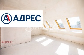 Продава 2-стаен град Варна Център - [1] 