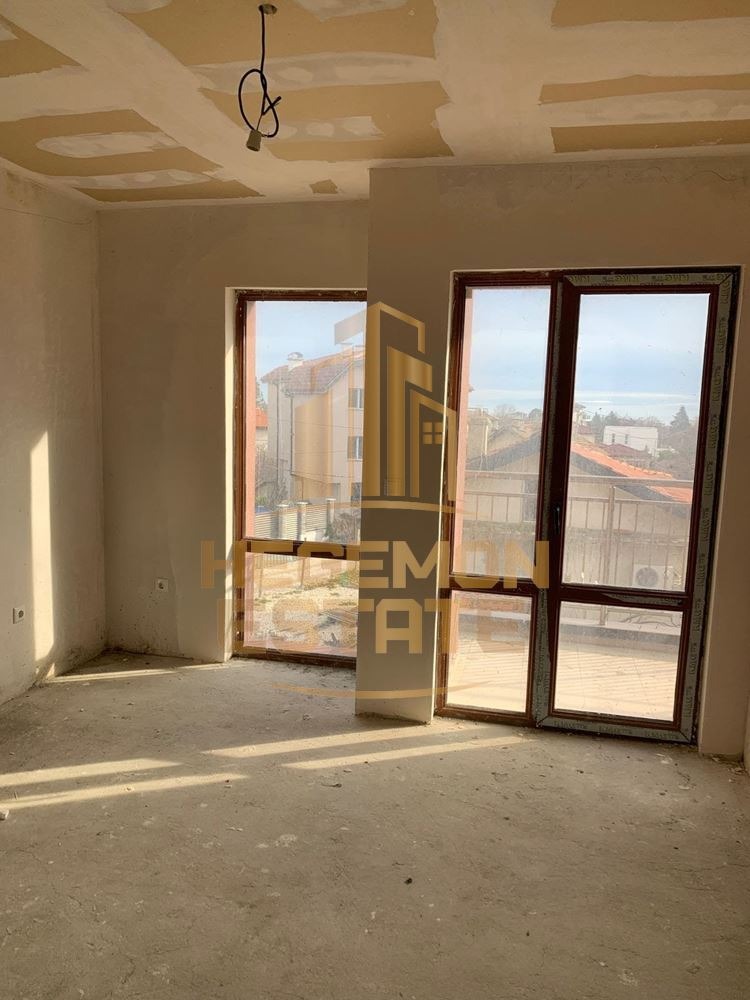 Продава 2-СТАЕН, гр. Варна, м-т Горна Трака, снимка 2 - Апартаменти - 54613860