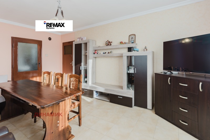 Продава ЕТАЖ ОТ КЪЩА, гр. Айтос, област Бургас, снимка 7 - Етаж от къща - 52574350