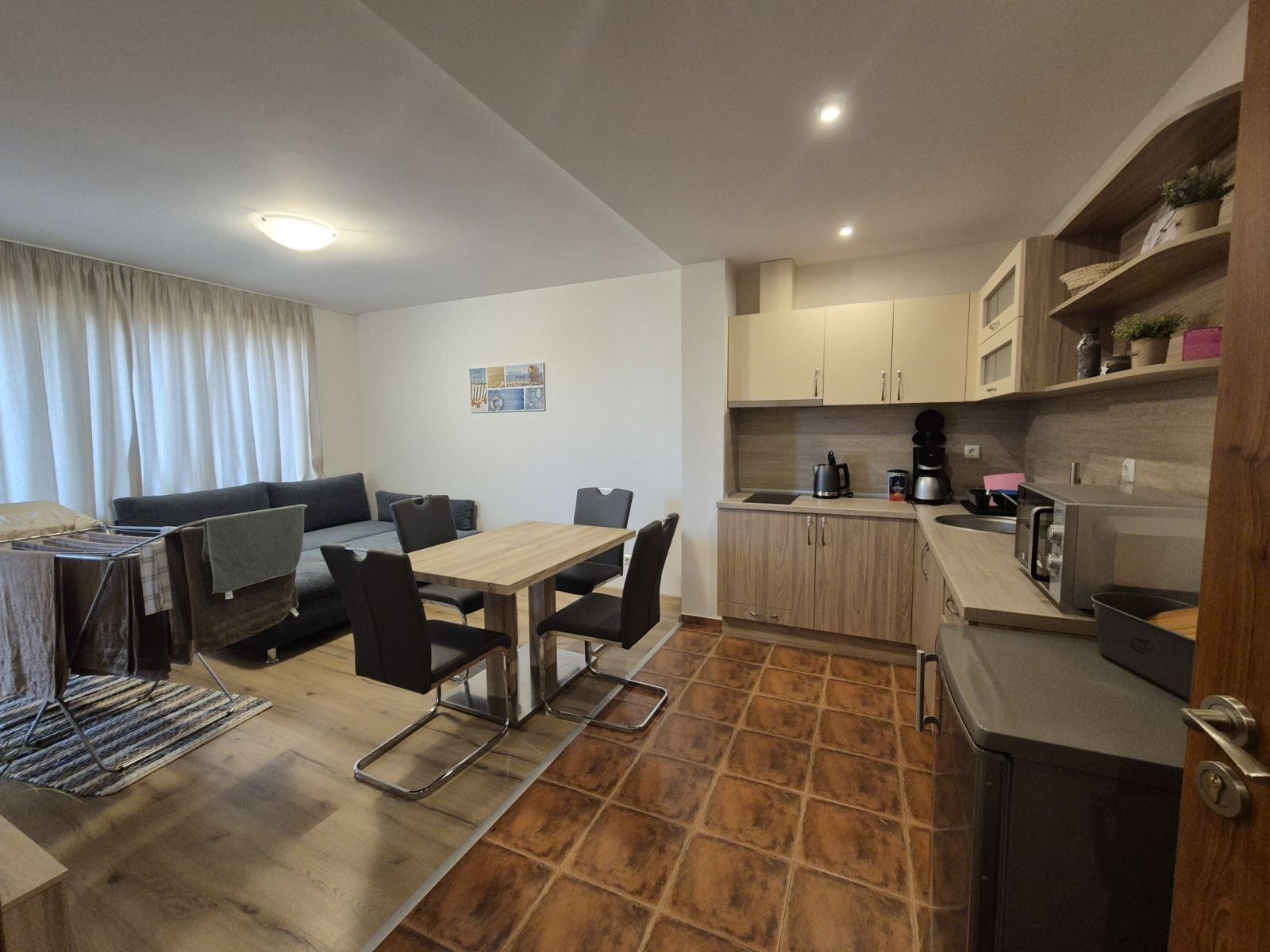 Продава 2-СТАЕН, гр. Варна, м-т Ален мак, снимка 2 - Апартаменти - 49208755