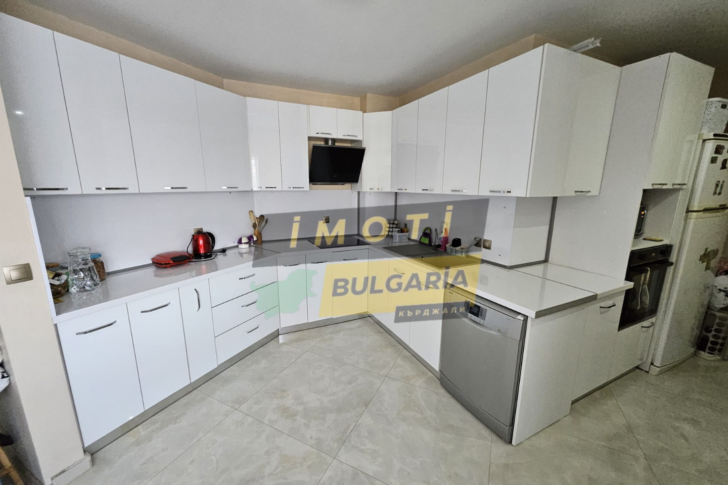 Продава МНОГОСТАЕН, гр. Кърджали, Център, снимка 14 - Апартаменти - 54700854