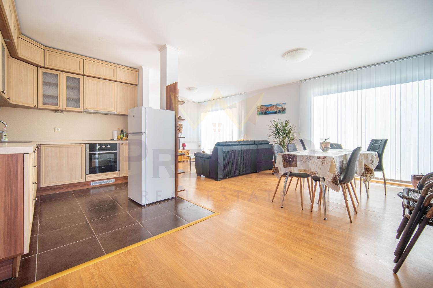 Продава КЪЩА, с. Кранево, област Добрич, снимка 2 - Къщи - 54763707