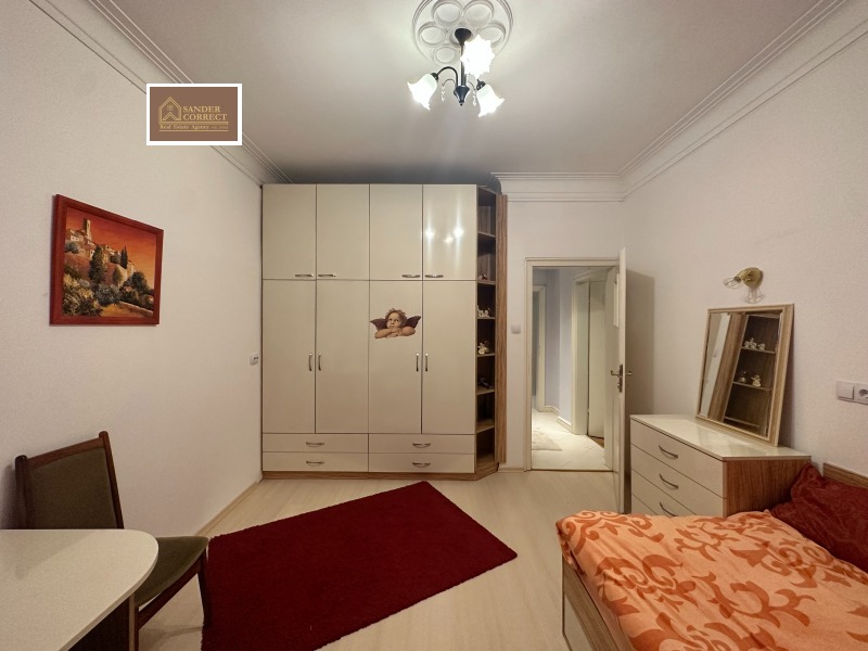 Eladó  2 hálószobás Sofia , Centar , 180 négyzetméter | 80301441 - kép [14]