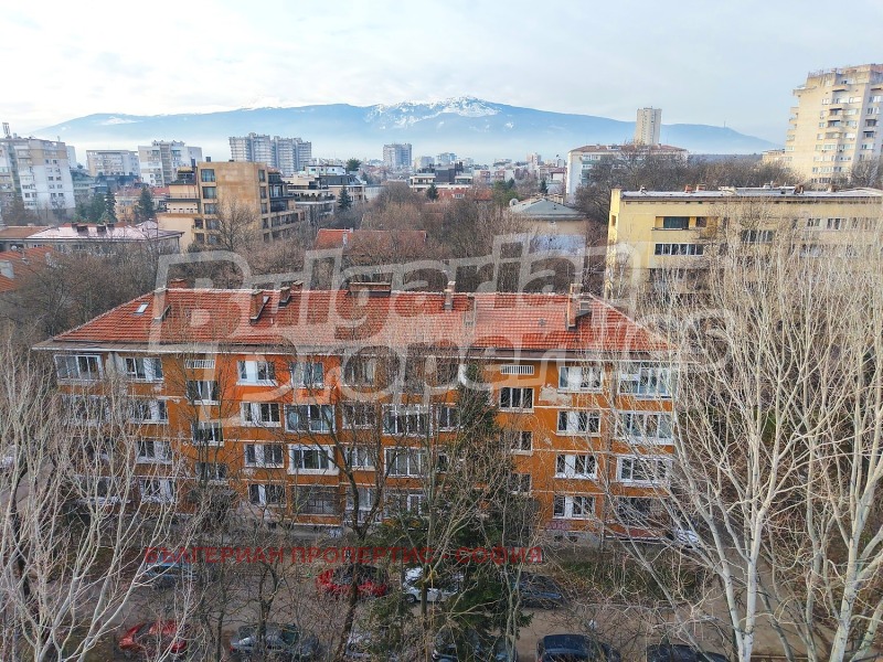 Продава 3-СТАЕН, гр. София, Изток, снимка 2 - Апартаменти - 53457178