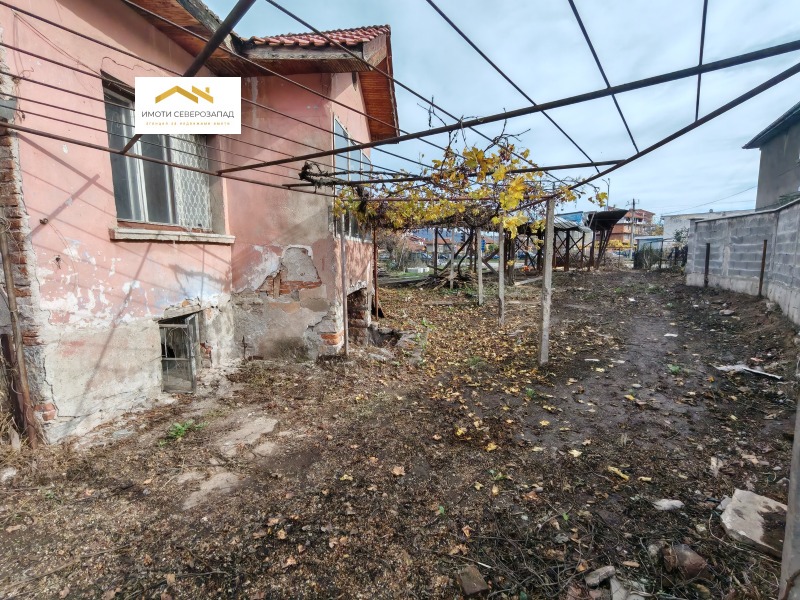 Продава КЪЩА, гр. Монтана, Идеален център, снимка 16 - Къщи - 52401112