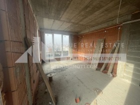 1 quarto Gagarin, Plovdiv