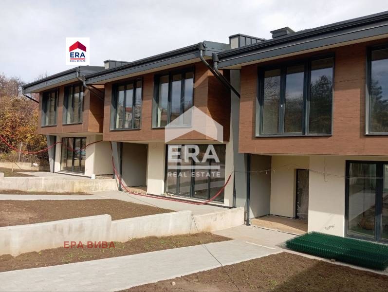 Продава КЪЩА, гр. София, м-т Детски град, снимка 4 - Къщи - 52650608