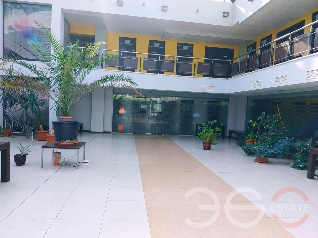 Продава ЗАВЕДЕНИЕ, гр. Варна, м-т Пчелина, снимка 3 - Заведения - 56115210
